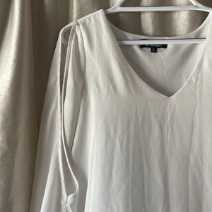 Lulu’s white mini dress